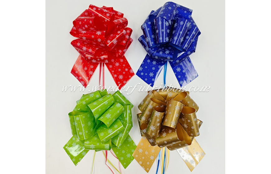 Snowflake Pom Pom Pull Bow